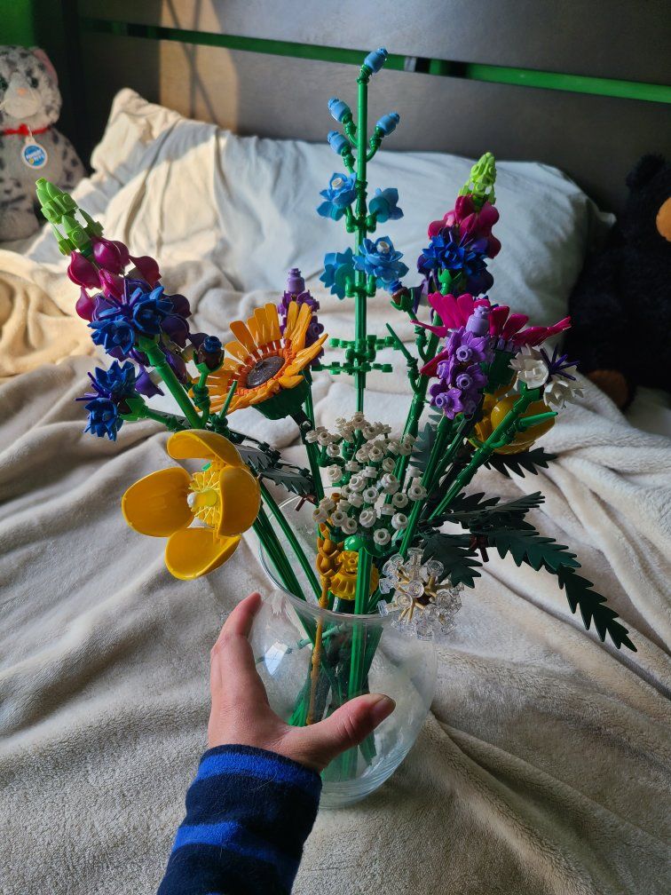 LEGO Wildflowers Bouquet 10313 + Field Flowers 30701