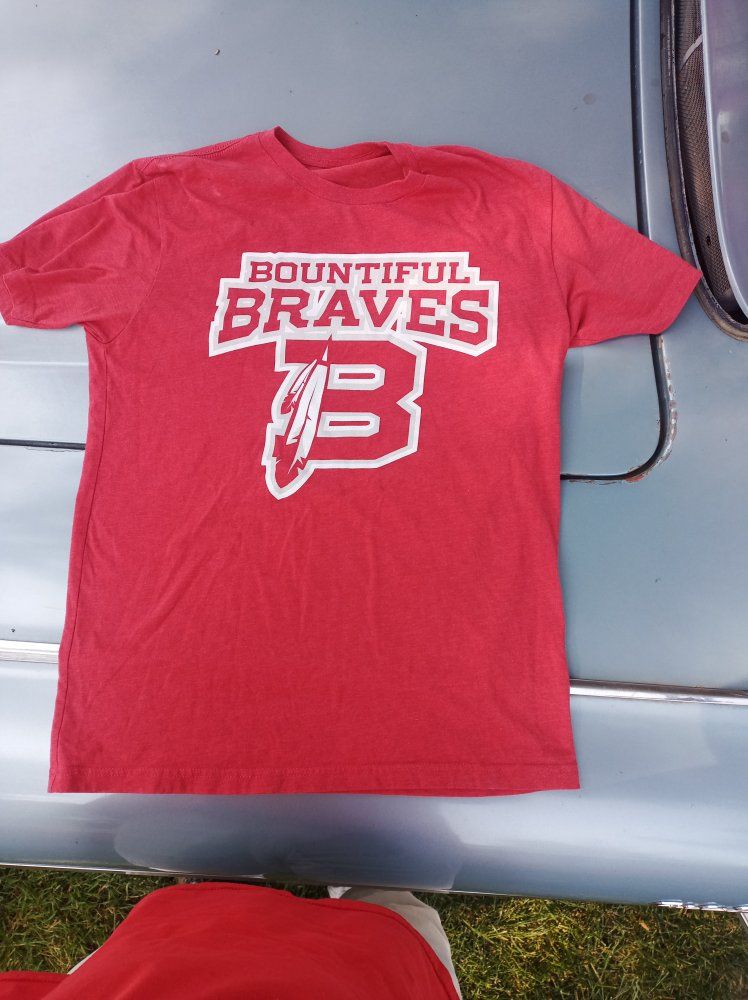 Politically incorrect Bountiful Braves red T-Shirt Adult Size Large- School Spirit Apparel