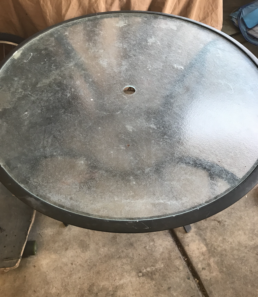 4 ft Glass Top Round Patio Table