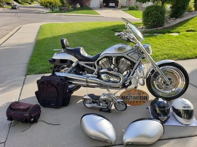 Immaculate Harley-Davidson V-Rod 100th Anniversary Collection Edition