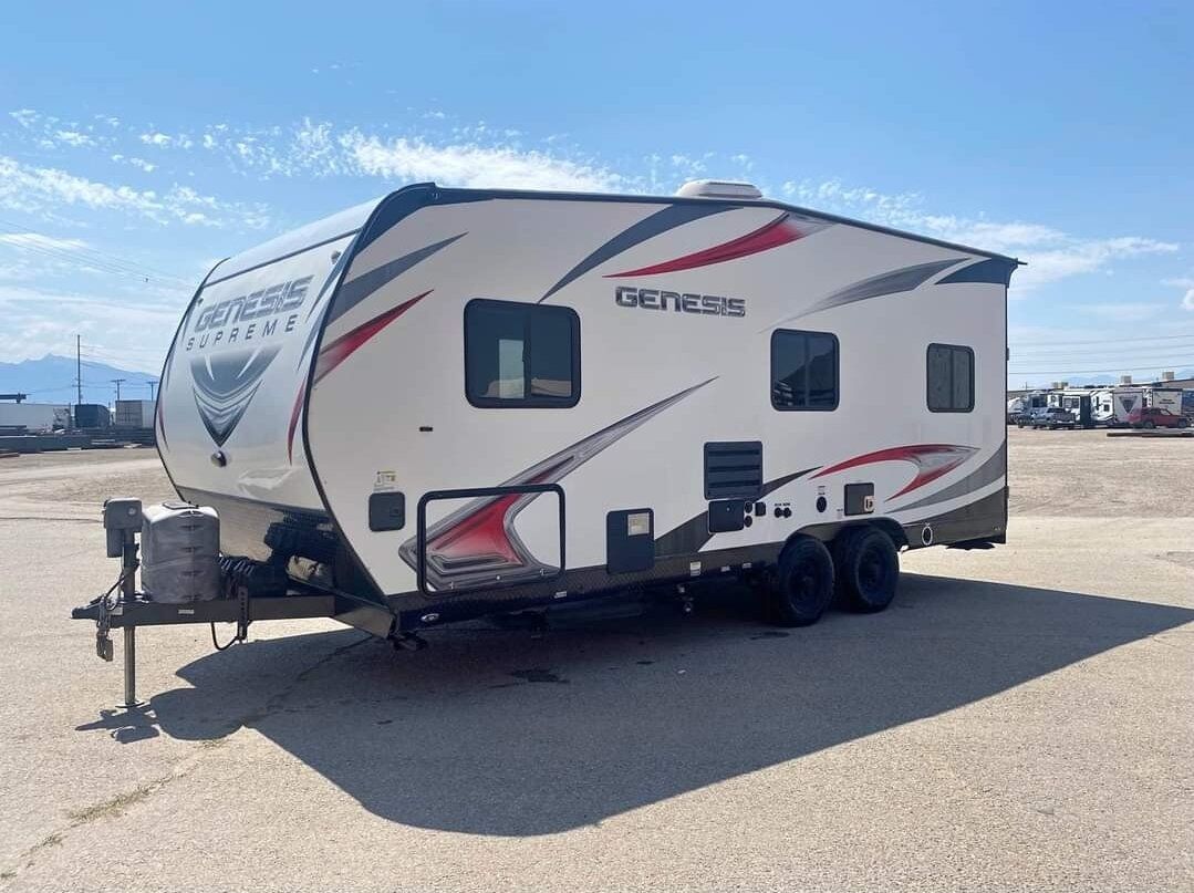 2017 Genesis Supreme 19s 14 Foot Garage Toy Hauler