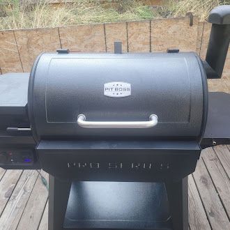 Pit Boss Pro Series 850 Pellet Grill + Cover — Excellent Condition