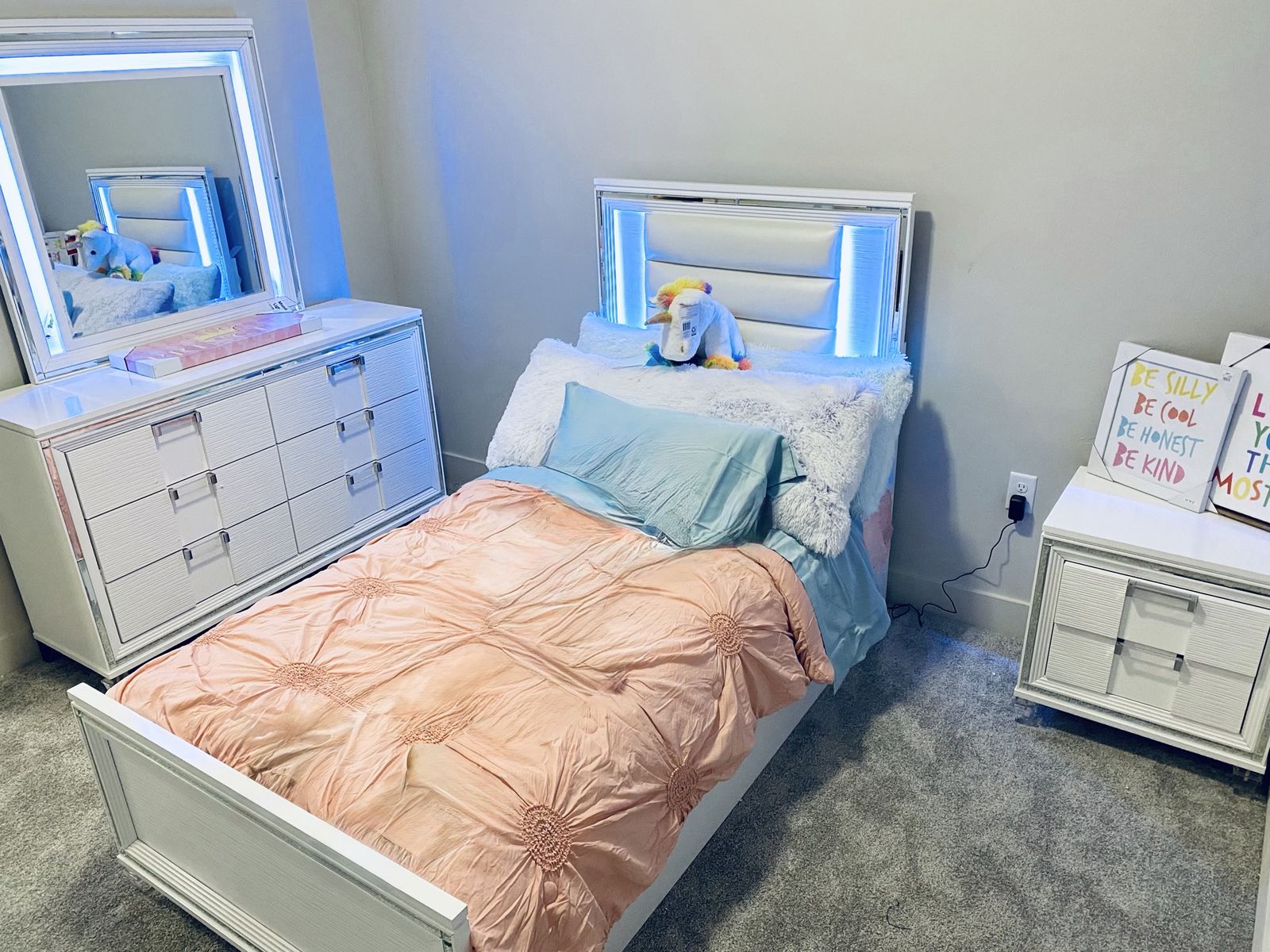 RC Wiley's POSH Twin Trundle Daybed + Nightstand