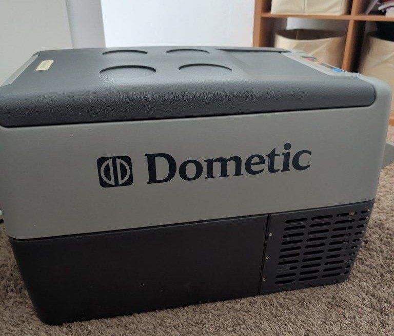 Dometic CF-35 Portable Fridge/Freezer (Great Condition)