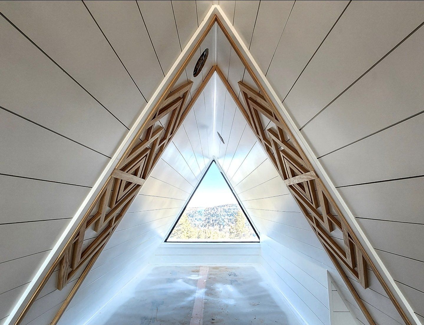 Main image 3