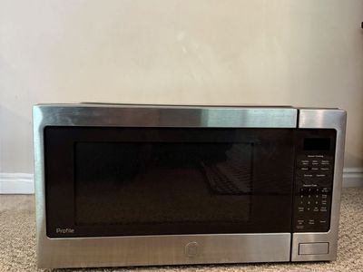 GE Counter Top Microwave-Brand New