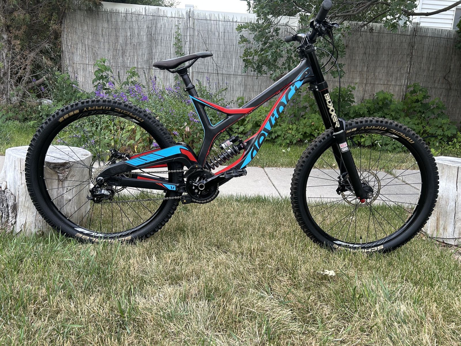 Devinci Wilson SL Carbon Downhill Mountain Bike - Medium, 27.5" Wheels, RockShox, Boxxer, SRAM