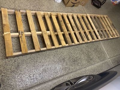 Free large pallet big 124 x 34 New