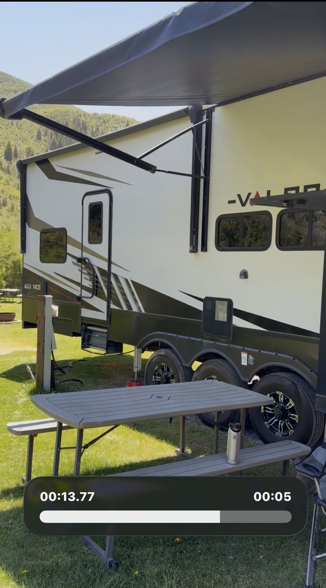 2021 Alliance Valor 40V13 Toy Hauler LIKE NEW