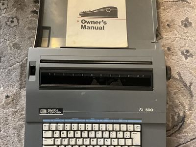 Vintage Smith Corona SL 500 Electronic Typewriter with Owner's Manual and Ribbons