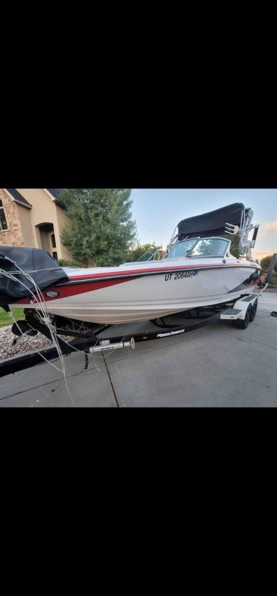 2013 MasterCraft X-45 Wakeboard/Wakesurf boat