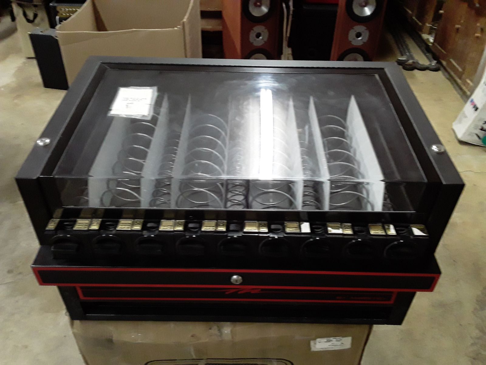 Main image 3