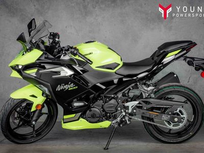 2026 Kawasaki Ninja® 500 ABS Metallic Yellowish Green/Ebony