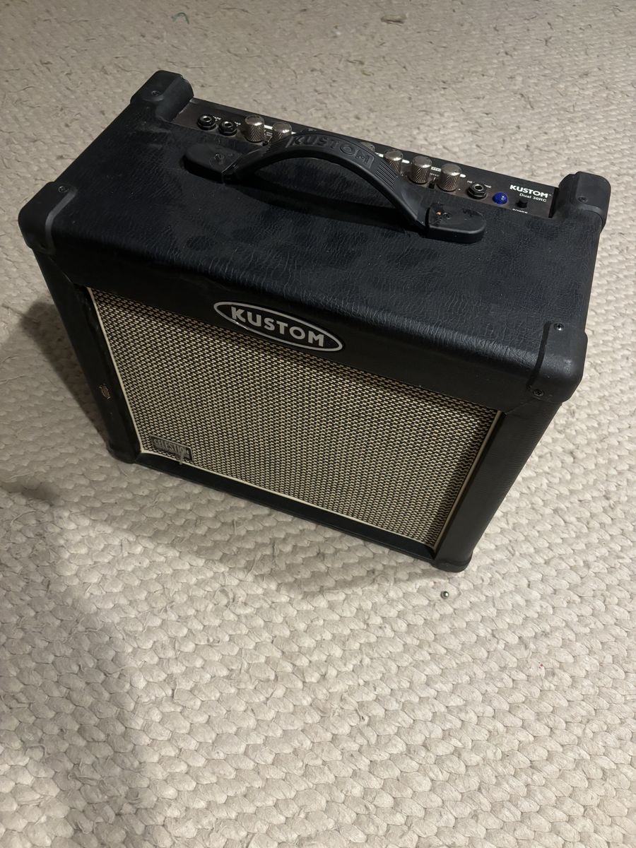 Kustom amp Nice! Model dual 30rc lead guitar amp