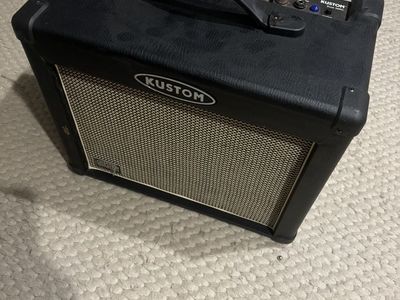 Kustom amp Nice! Model dual 30rc lead guitar amp