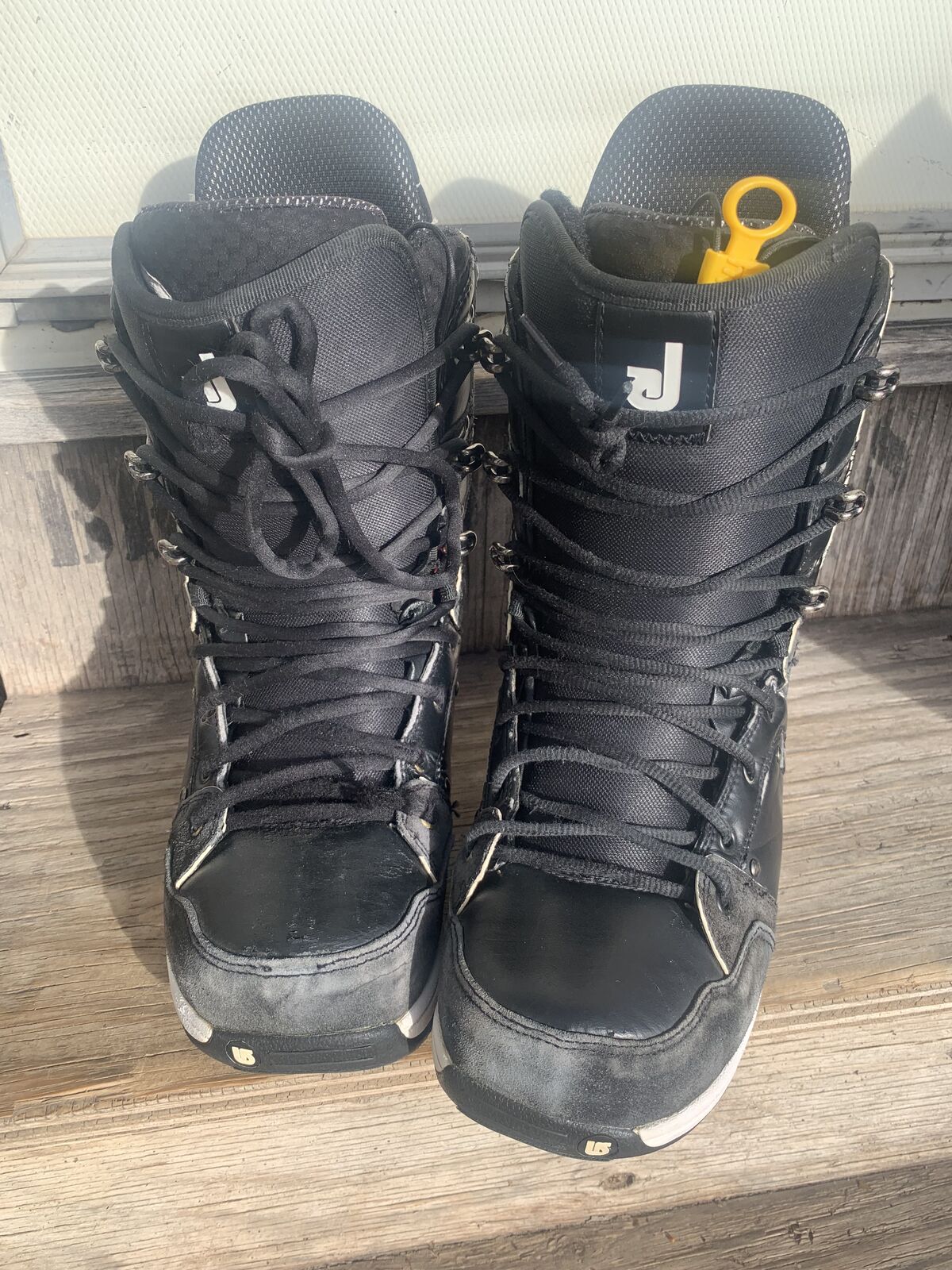 Burton mens 8-1/2 snowboard boots