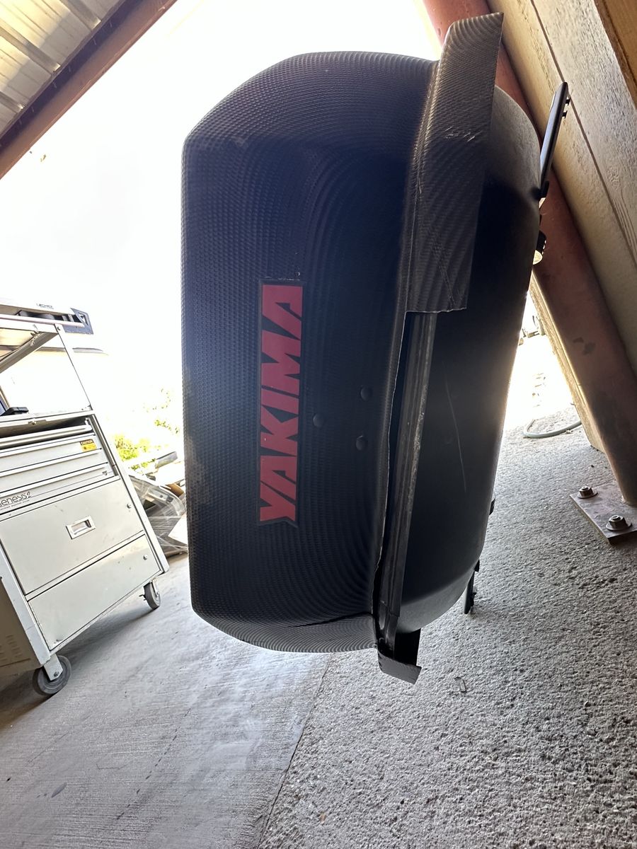 Yakima Carbonite SkyBox 16 Cargo Roof Box - Used, Secure Storage