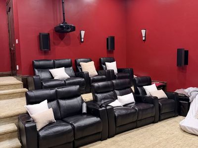 Black Leather Home Theater Seating Electronic Recliners
