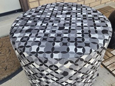 Ottoman w/Wheels