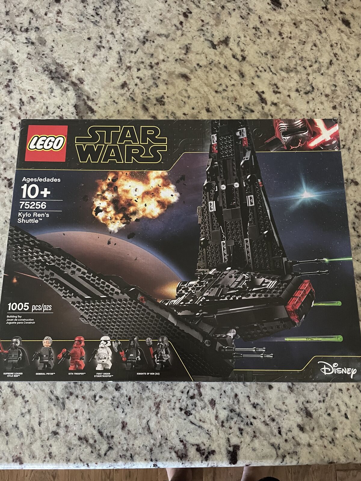 LEGO Star Wars 75256 Kylo Ren’s Shuttle