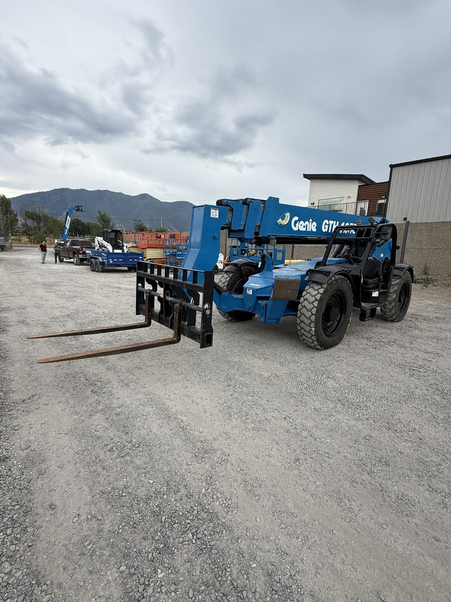 2018 Genie GTH-1056 Telehandler/Forklift | 3,480 Hours | 1-Year Warranty Included | ID 2837