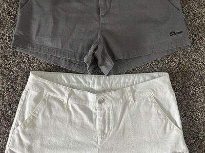 Dixxon flannel women’s chino shorts