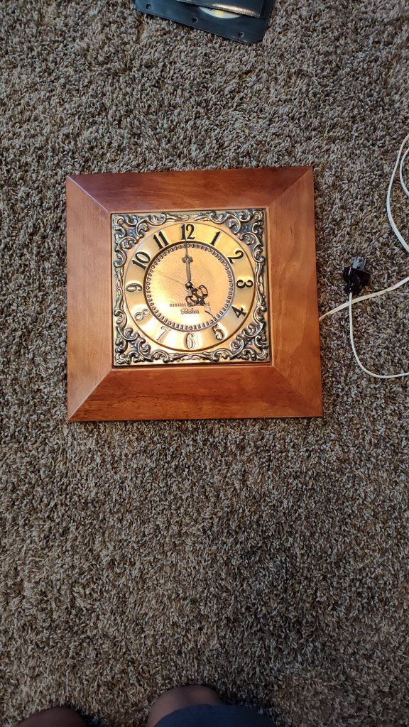 Vintage antique General Electric wall clock 60s 70s