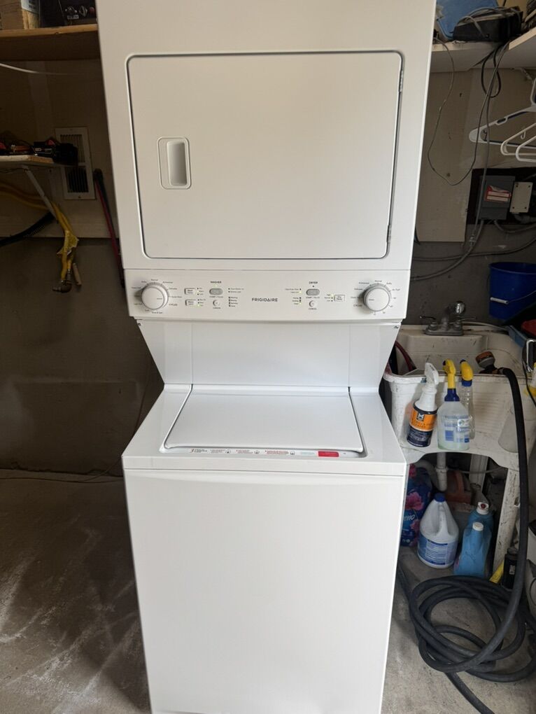 Fridgidaire Satackable W/d
