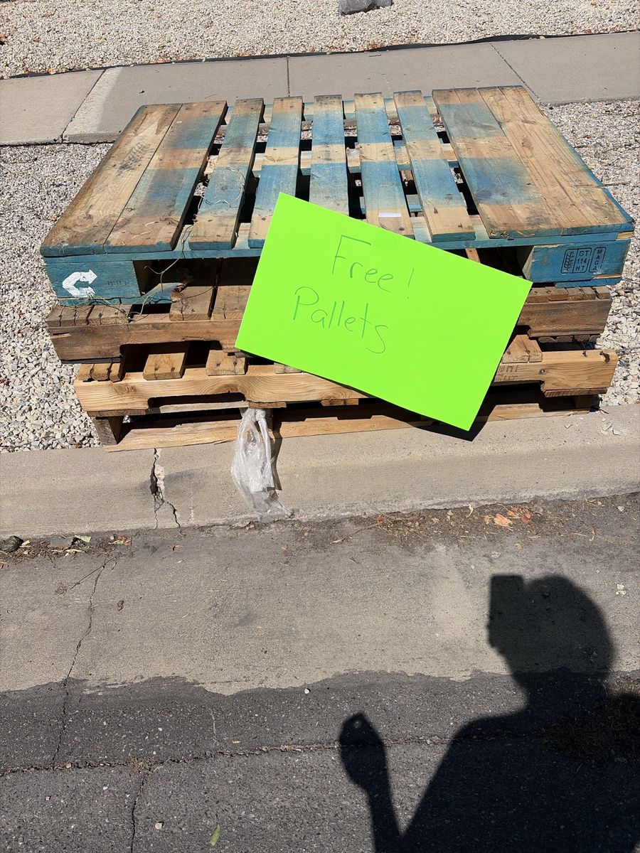 Free Wood Pallets - Great for Projects, Furniture, or Firewood