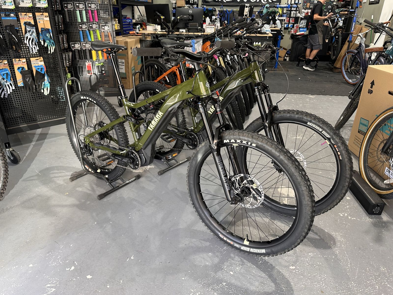 Mint Condition Yamaha YDX-Moro 05 e-MTB (M and L)– Certified Pre-Owned!