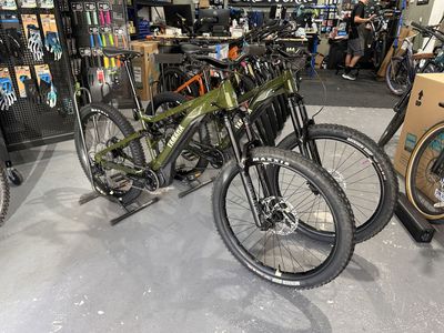 Mint Condition Yamaha YDX-Moro 05 e-MTB (M and L)– Certified Pre-Owned!