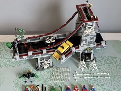 LEGO Marvel Super Heroes Spider-Man Web-Warriors Ultimate Bridge Battle Set 76057