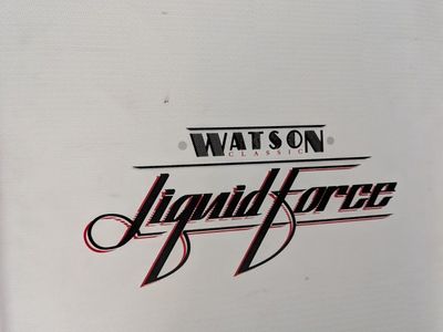liquid force wakeboard with bindings