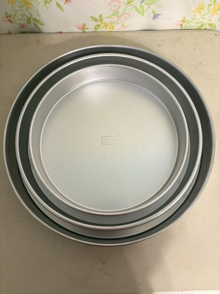 Cake pans, separator plates, pillars.        Text at 801-910-3451.     email  kfschefski@gmail.com