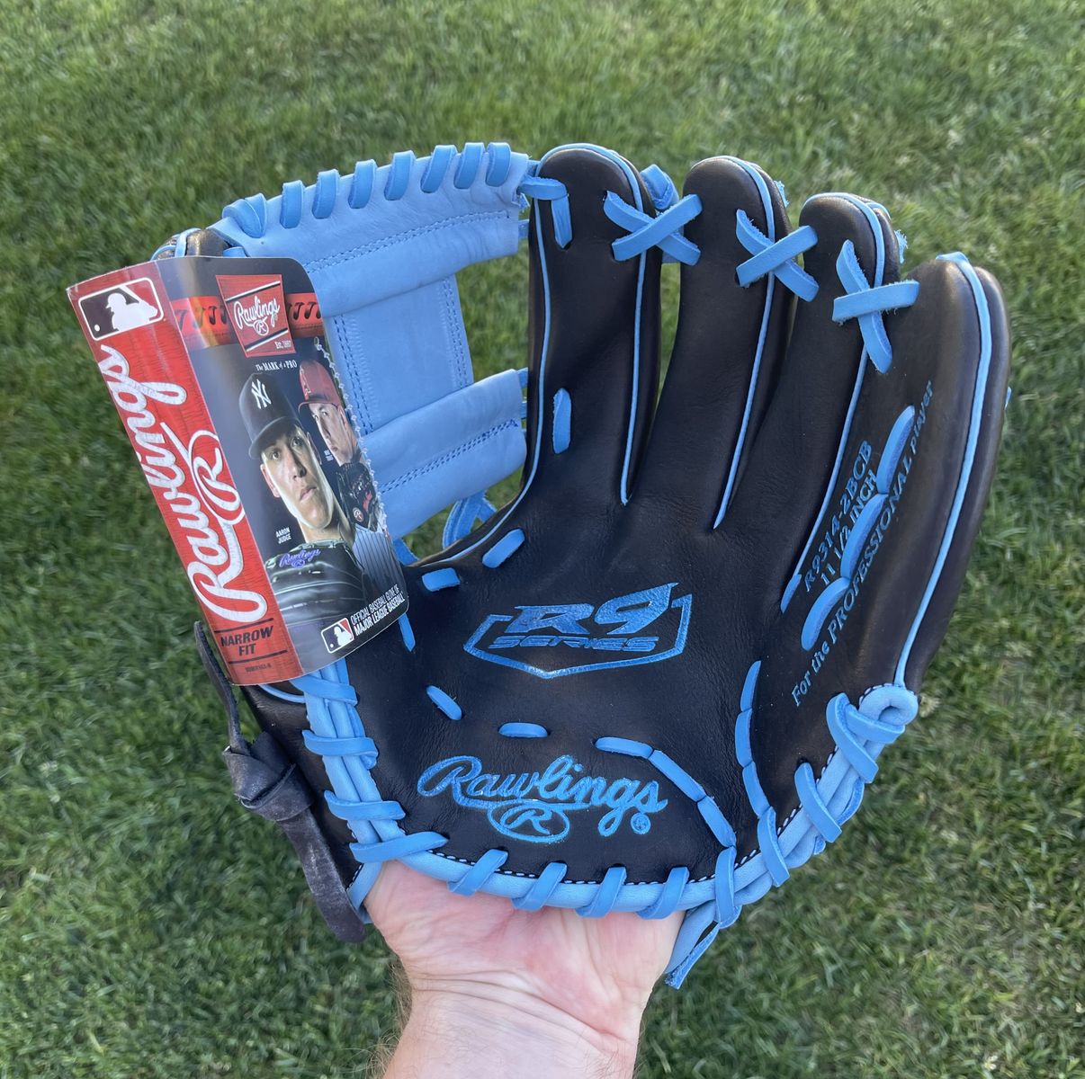 New Rawlings R9 11.5 in. Baseball Glove
