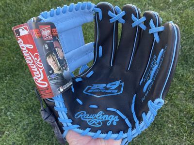 New Rawlings R9 11.5 in. Baseball Glove