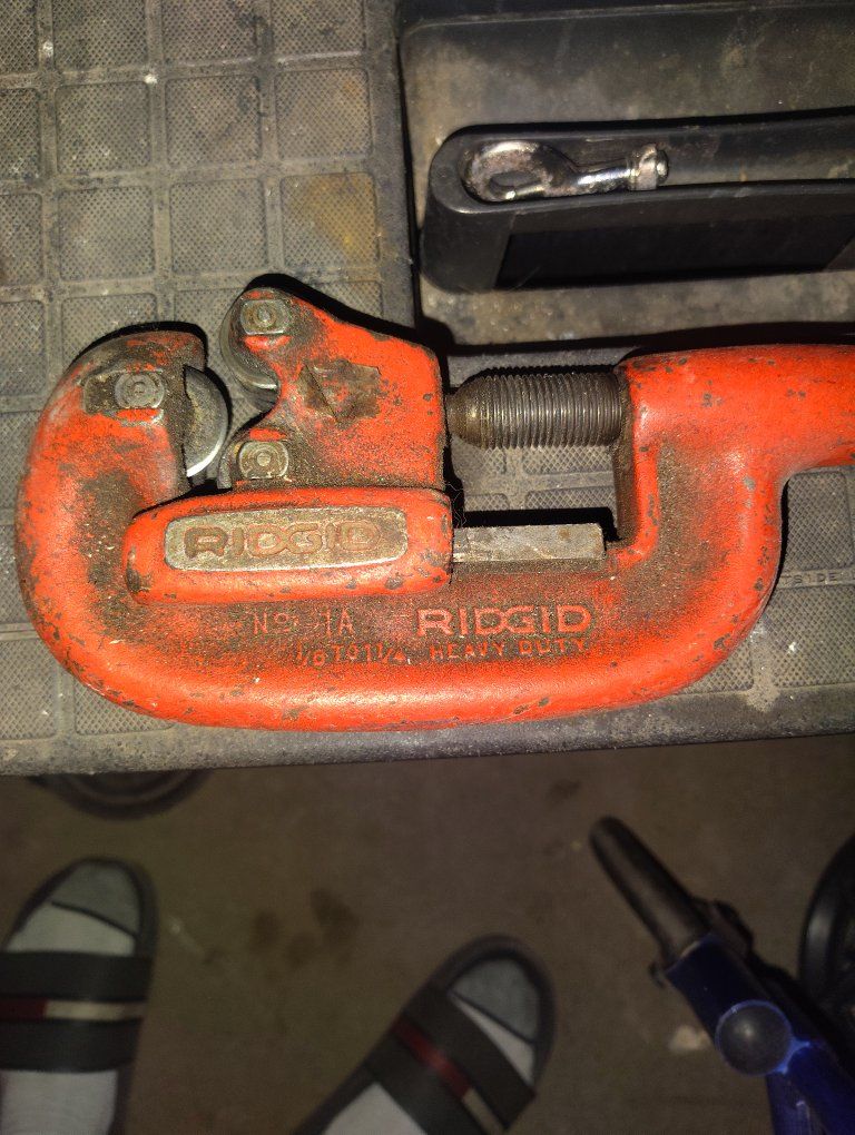 RIDGID No. 1A Heavy Duty Pipe Cutter 1/8 to 1-1/4 Inch
