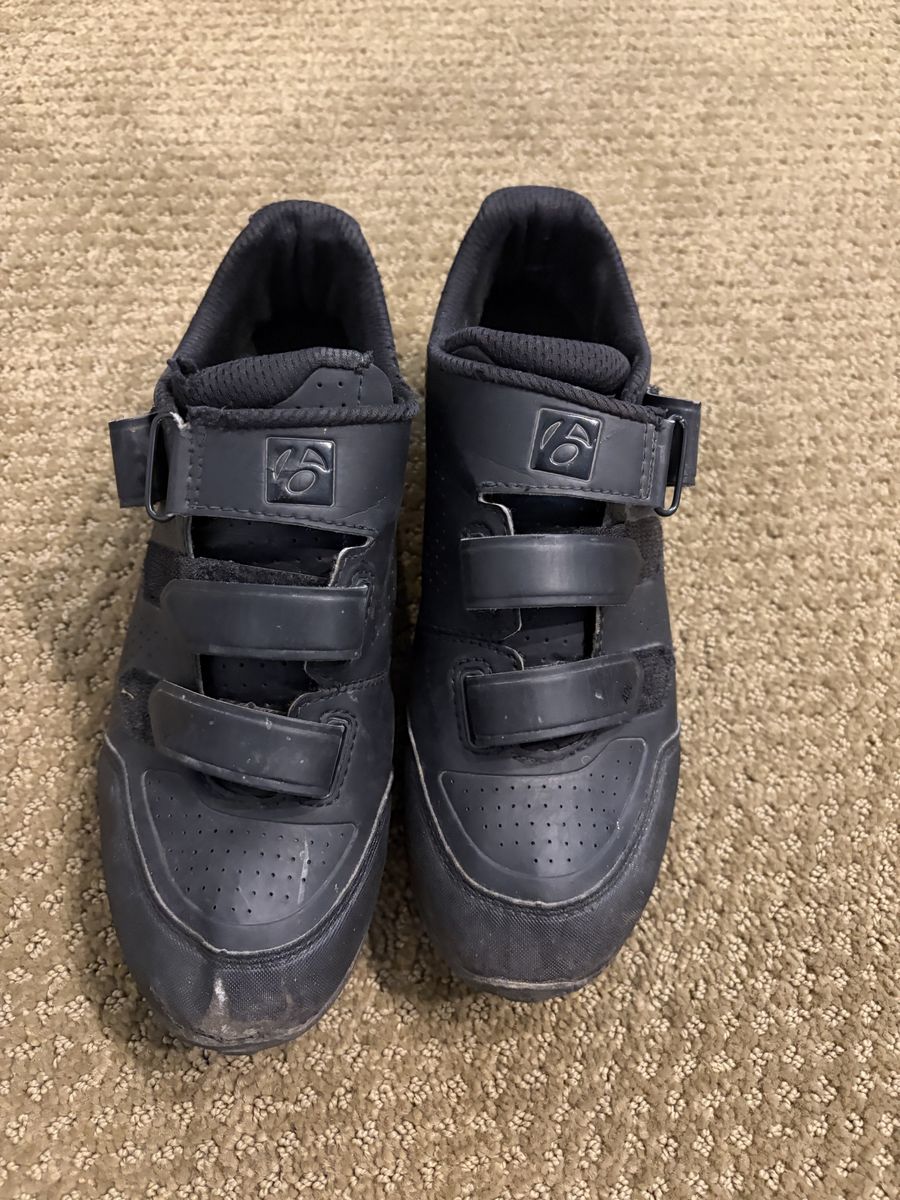 Bontrager Clipless Mountain Bike Shoes US 7.5 or Euro 39