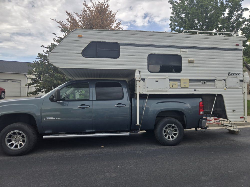 1997 Lance Legend 500 Camper