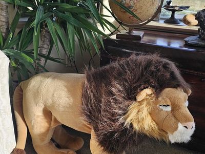 Plush Standing Lion 35"×25" Mellissa&Doug