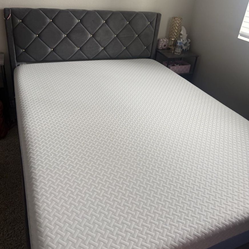Queen bed frame & mattress