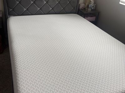 Queen bed frame & mattress