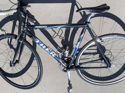 Trek 2200 Road Bike - Seat tube 56cm