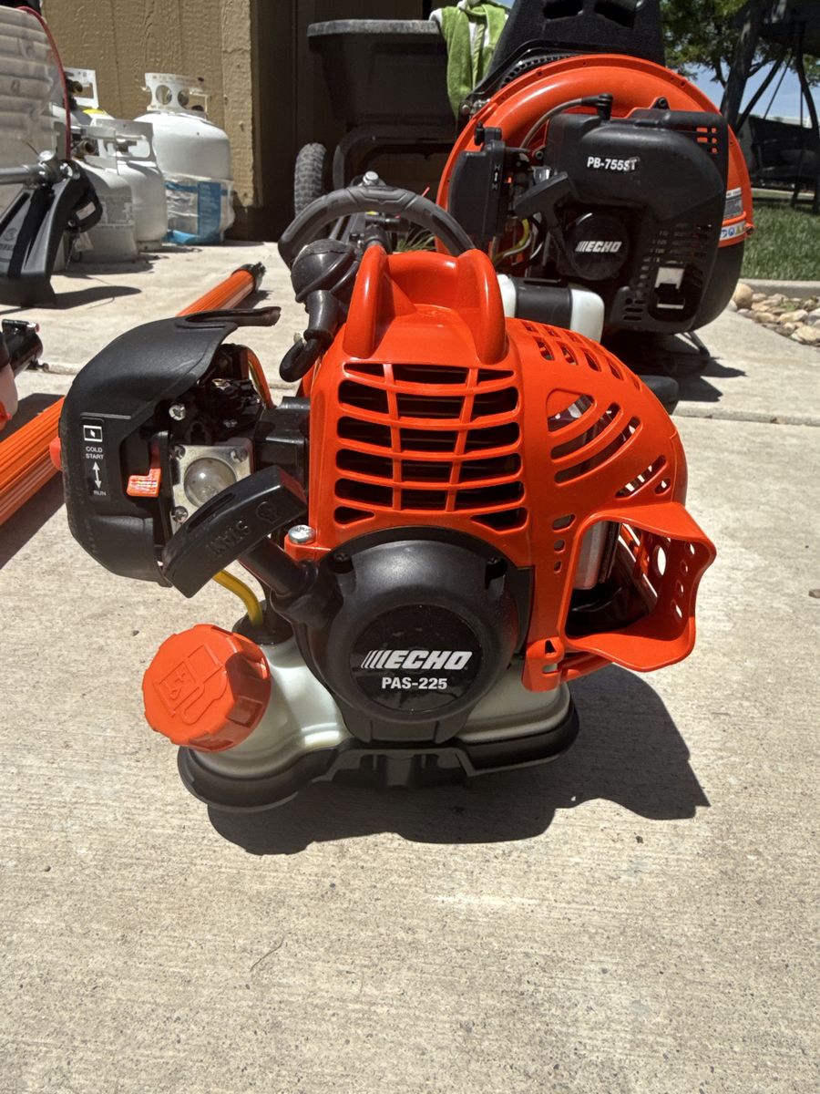 ECHO PAS-225 Gas Power Head Trimmer/Edger - Red & Black, Excellent Condition