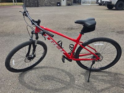 Trek Marlin 6 Mountain Bike