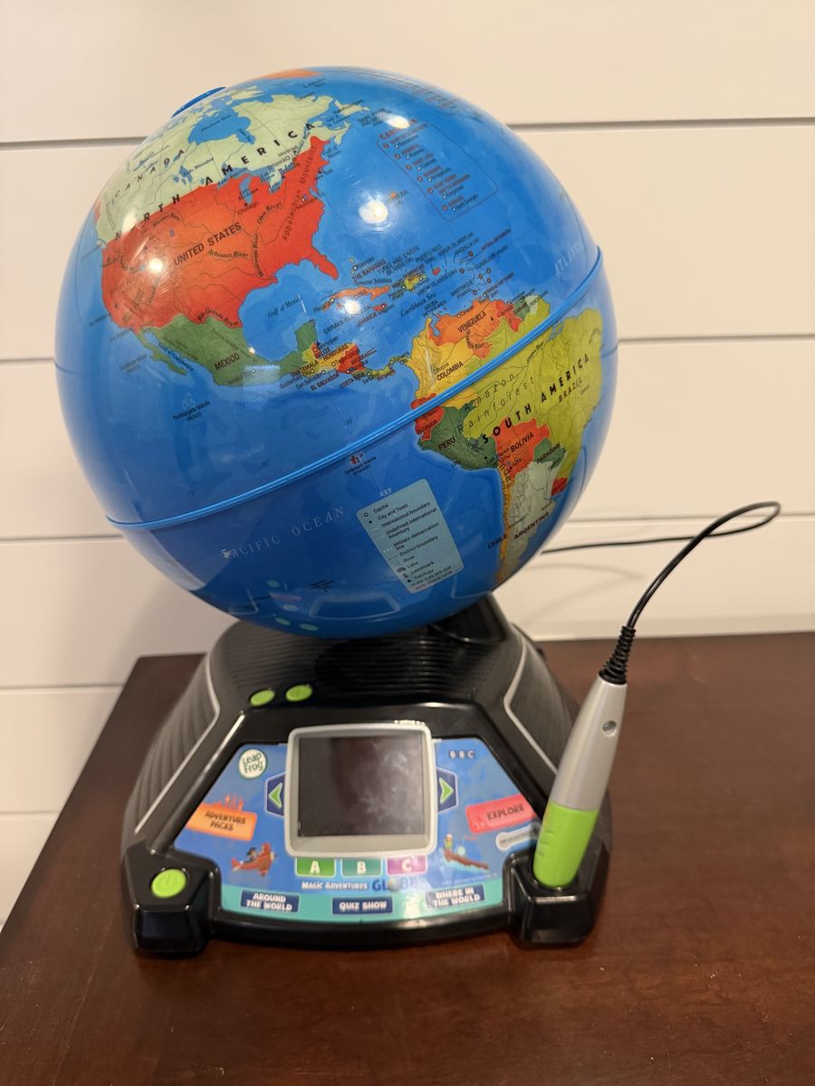 LeapFrog Magic Adventures Globe