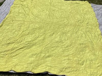 Bright Yellow Satin-like Bedspread & Yellow Bedski