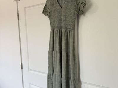Green Eyelet Sleeve V-Neck Tiered Maxi Dress