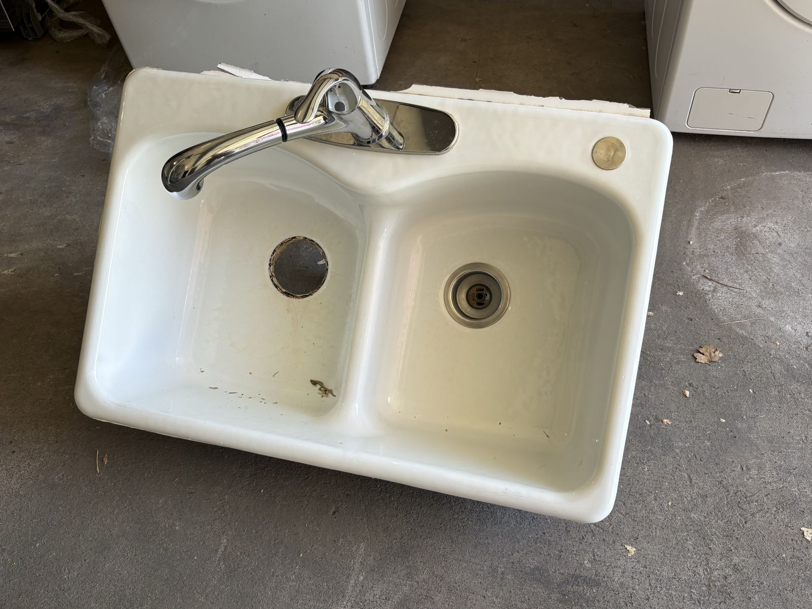 Cast-iron sink