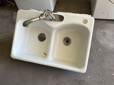 Cast-iron sink
